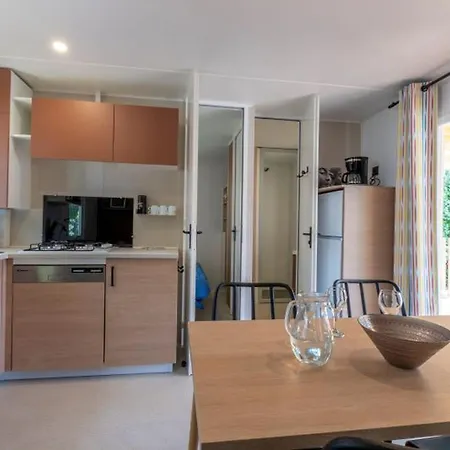 Mobil-home Avec Terrasse - 6 Pers. - Api-1-52-2132 مكان تخييم Verruyes